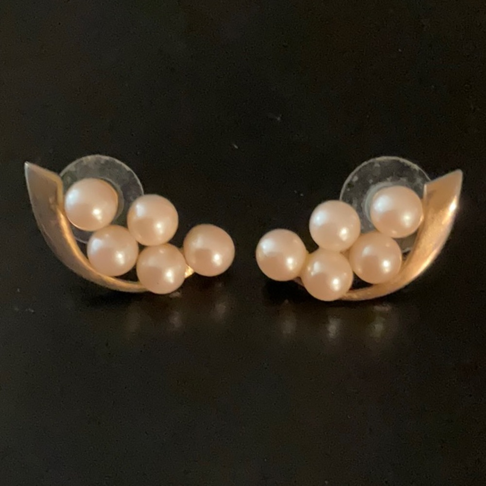 70’s Vintage Pearl Cluster Earrings